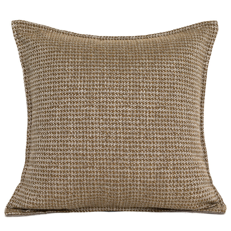 Housse de coussin HAOVIA camel, zoom sur le tombé et la texture du coton naturel