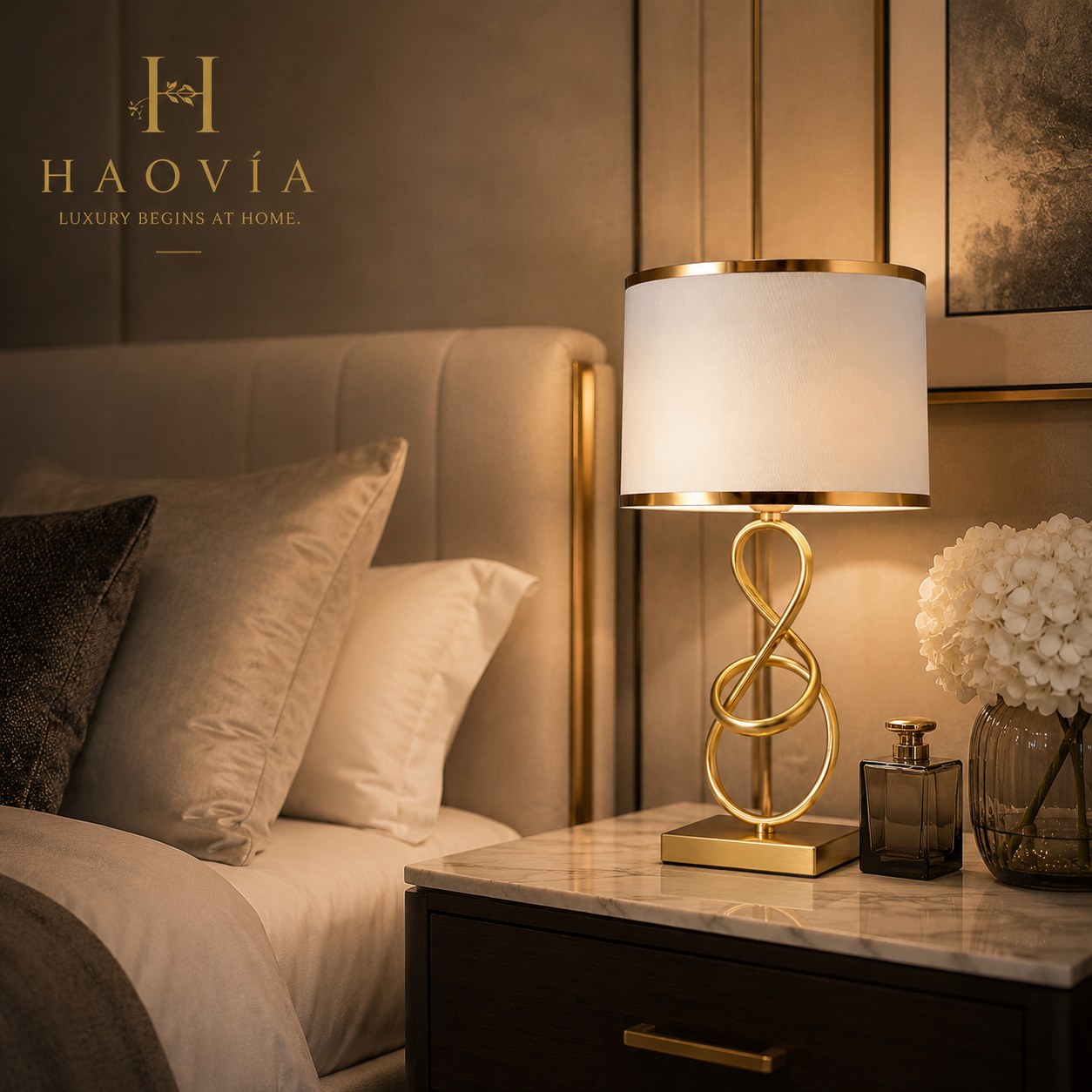 Lampe de chevet HAOVIA coloris Blanc dans une chambre au style chic et épuré