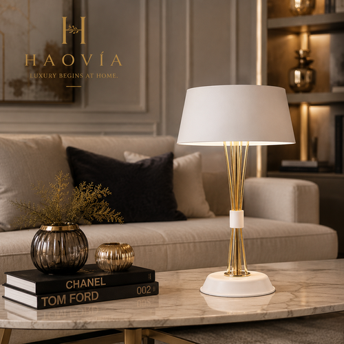 Lampe de table HAOVIA en fer forgé noir sur une console, ambiance salon chic